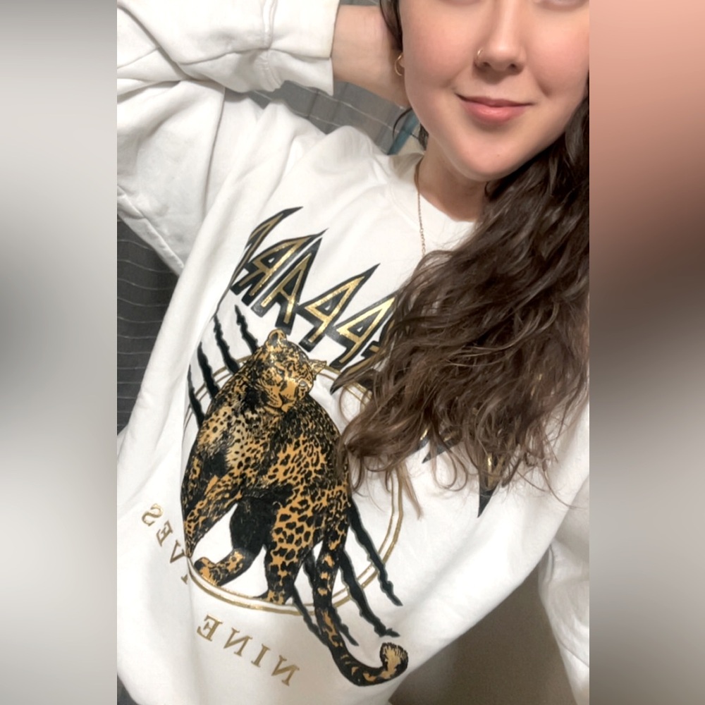 Aeropostale Oversized Def Leppard crewneck sweater - Picture 4 of 6